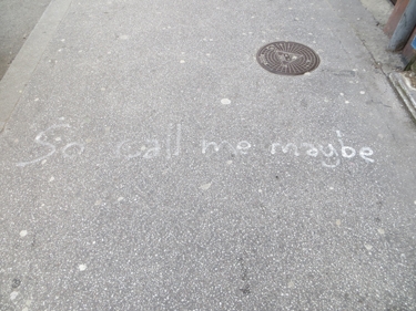 crazy,trottoir,graff,graffiti,numéro de téléphone,message,rencontre