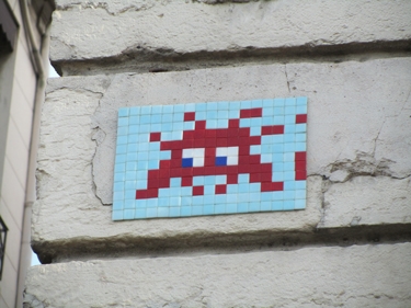 space invader,street art,streetart